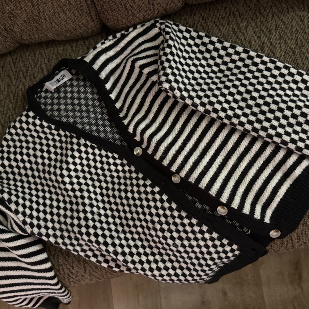 Monochrome Checkered Women's Cardigan
